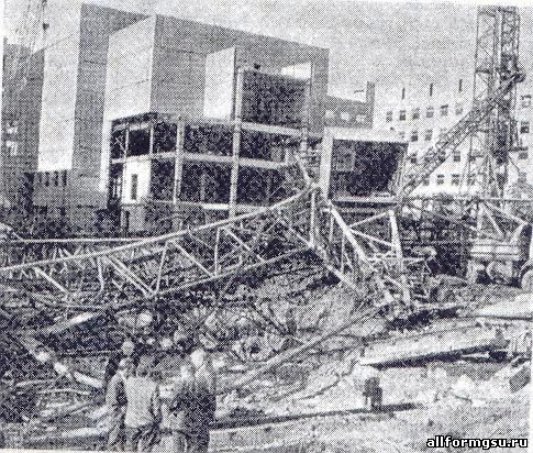 Авария, связанная с падением башенного крана на строительной площадке